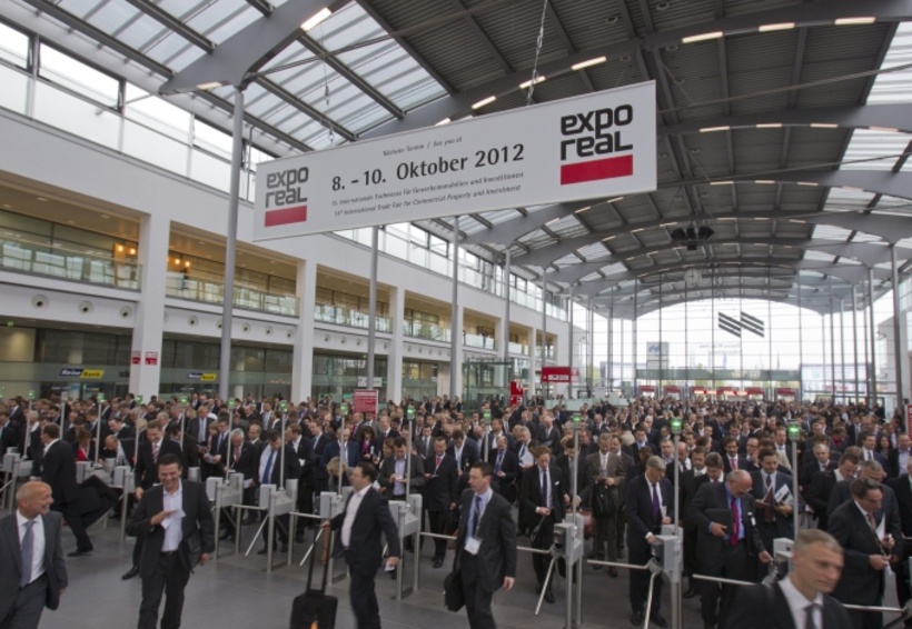 Expo Real 2011: Eingang West innen