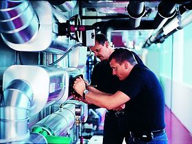 Facility Management_Männer bei der Arbeit