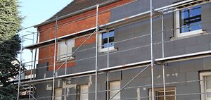 Fassade Dämmung Wohnhaus Baugerüst Sanierung