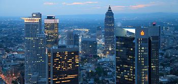 finanzviertel_skyline_abend