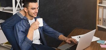 Flexibilität Büro Mann