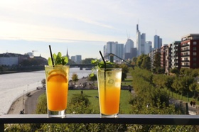Frankfurt Luxus Blick auf die Stadt Drink