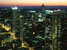 Frankfurt, Skyline bei Nacht von oben, Hessen, Deutschland