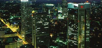 Frankfurt, Skyline bei Nacht von oben, Hessen, Deutschland