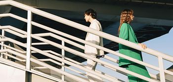 Frau Mann Treppe Gleichstellung Gender Pay Gap 3