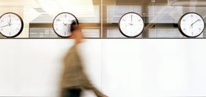 Arbeitszeit: Beschäftigte leisten weniger Überstunden