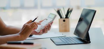 Frau Tablet Online Taschenrechner