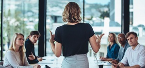 Arbeitswelt mit KI: Transformation in der Wohnungswirtschaft