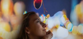 Frau Traum Wunsch Licht Zufriedenheit