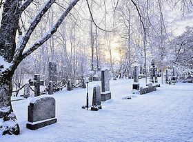 Friedhof bei Schnee