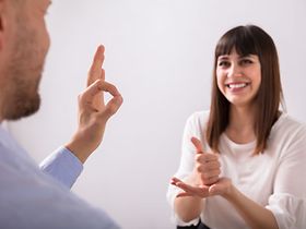 Gebärdensprache Frau