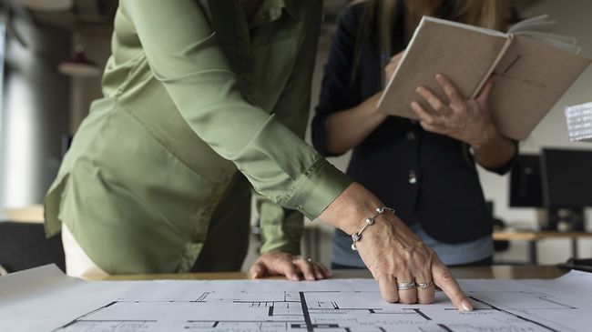 gebaeudeplanung_entwurfsbesprechung_arbeitsplatz