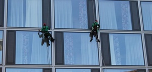 Tarifverhandlungen: Löhne für Gebäudereiniger steigen ab Oktober