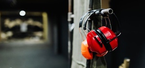 Gehörschutz: Pflichten, Maßnahmen und Ausrüstung