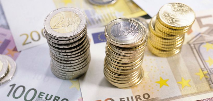 Geld Scheine und Münzen