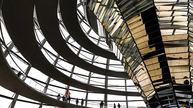 Gerichte_Behoerden_Bundestag_Kuppel_Aussenansicht