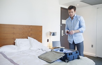 Sächsisches FG: Anmietung von Ferienwohnungen und Hotelzimmern für Arbeitnehmer