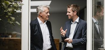 Gespräch zwischen zwei Männern