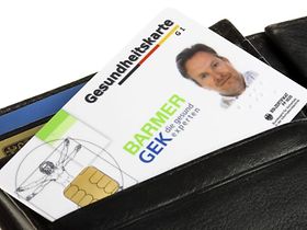 Gesundheitskarte im Portemonnaie