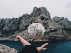 Globus Reise Hand
