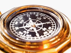 Goldener Kompass