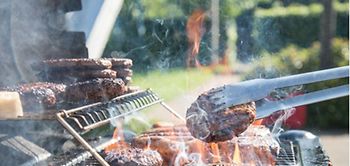 Grill Qualm Feuer Barbecue Garten