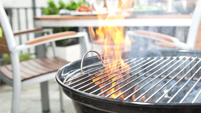 Grillen Dachterrasse Garten Nachbarrecht Nachbarn