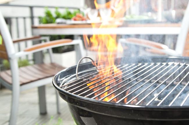 Mietrecht und WEG-Recht: Grillen: Regeln für Balkon, Terrasse und Garten