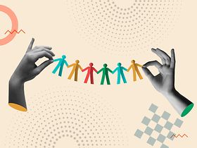 Hände falten eine Kette aus Menschen