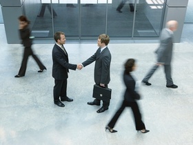 Händeschütteln Geschäftsleute Totale