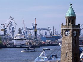 Hamburg, Hafen mit Landungsbrücken, Deutschland