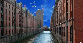 Hamburg Kanal Speicherstadt Luftballons
