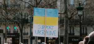 Wie Unternehehmen Geflüchte aus der Ukraine unterstützen