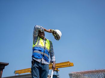 Hitze_Bauarbeiter_Hitzestress_Aussenarbeit