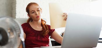 Hitze_Buero_Faechern_Homeoffice