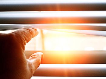 Hitze_Jalousie_Sonnenschutz_Fenster