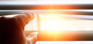 Hitze_Jalousie_Sonnenschutz_Fenster