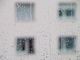 Wetter Regen Scheibe Fenster Wohnhaus Wohnblock 