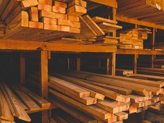 Holzlager Holzbau Holzbretter