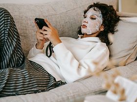 Homeoffice Work-Life-Balance Smartphone Couch