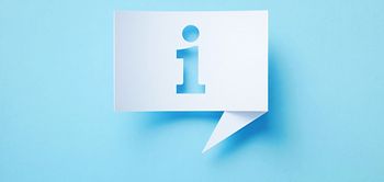 Information Buchstabe i hellblau Hintergrund Sprechblase