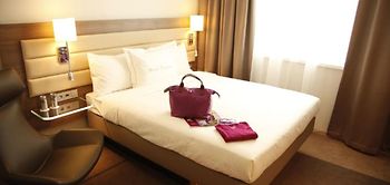 Innenansicht_Moxy-Hotelzimmer