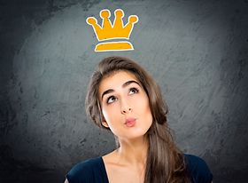 Junge Frau mit Krone Wunsch