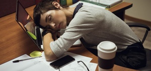 Überlastung: Arbeitnehmer erkranken immer häufiger wegen Stress