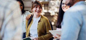 Junge Menschen studieren