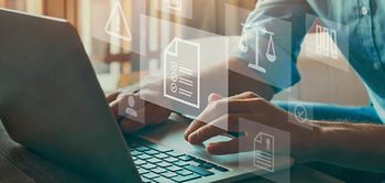 Jurist Law Recht Gutachten Laptop