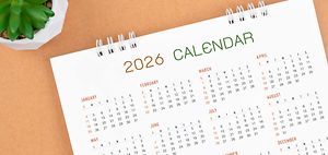 kalender_2026_jahreskalender_tisch_pflanze