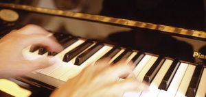 Online-Klavierkurse: Umsatzsteuerlicher Regelsteuersatz