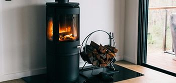 Kaminofen Holzofen Zimmer Feuerholz
