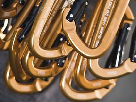 Karabiner zum Klettern